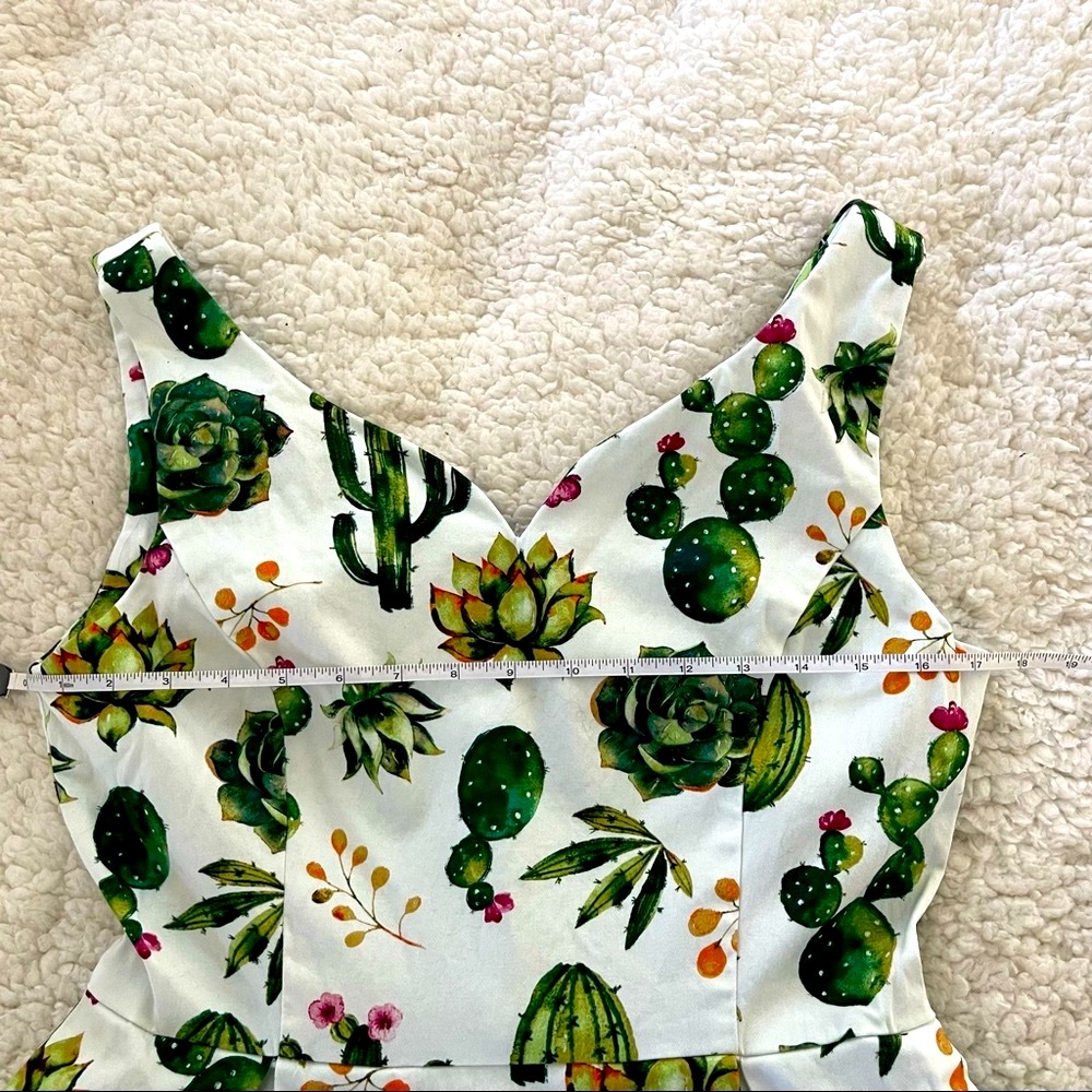 Adorable succulent dress with POCKETS - Picture 4 of 4